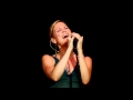 Jennifer Nettles Acoustic Evening - Story Of Your Bones