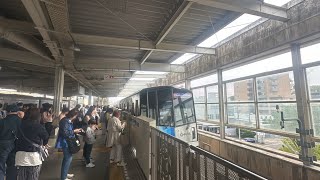 横浜市営地下鉄ブルーライン4000形新羽駅到着