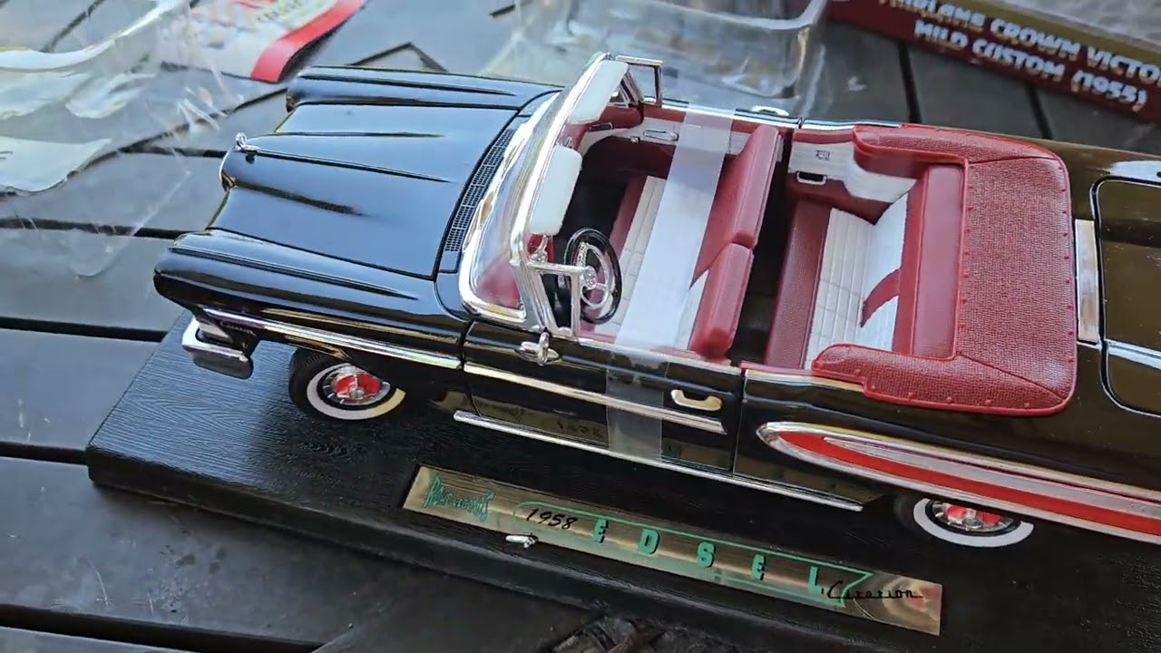 1/18 Edsel Citation & Ford Fairlane Crown Victoria unboxing