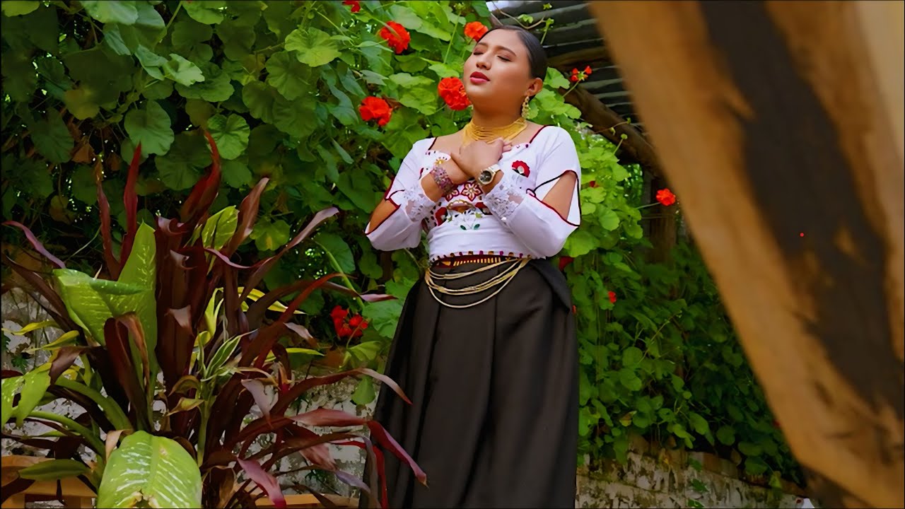 Nina Pakari CINCO LETRAS Video oficial