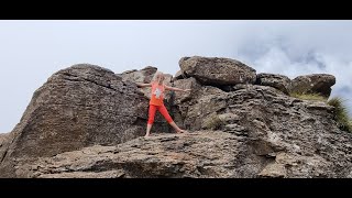 6yr old girl free climbs the chain ladders at Witsieshoek.