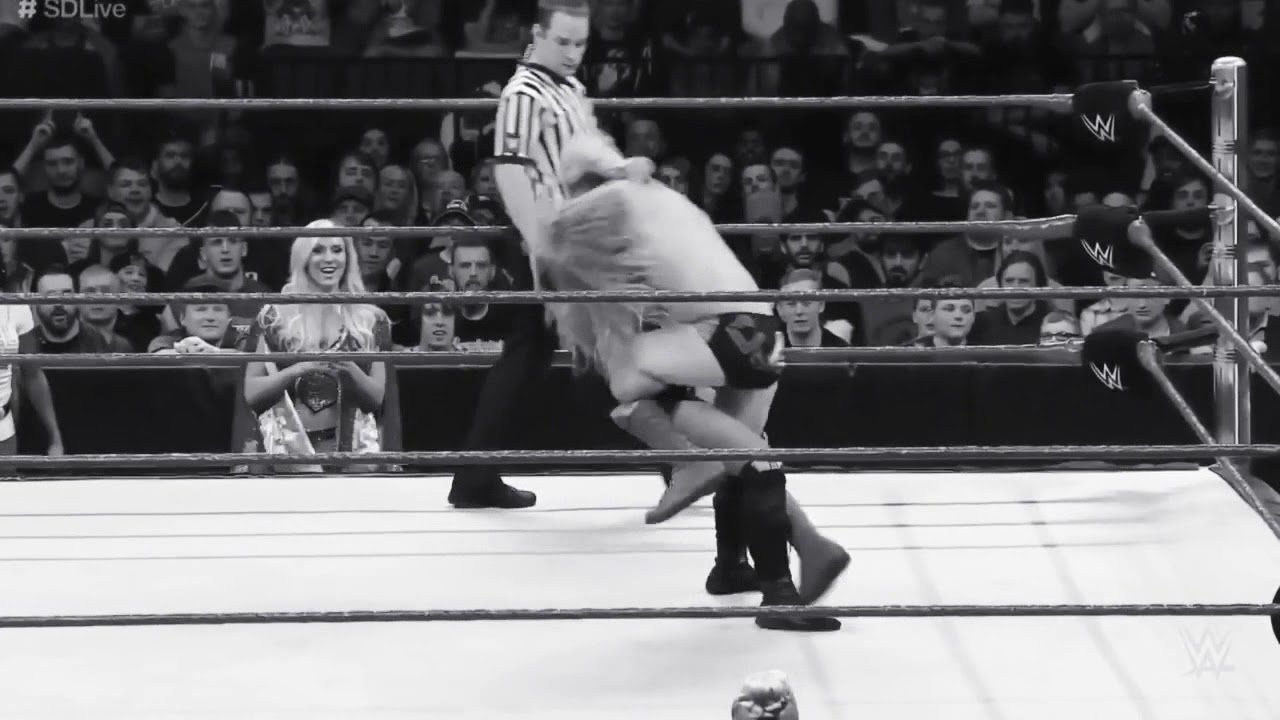 James Ellsworth getting Damaged by smackdown womens roster 2017