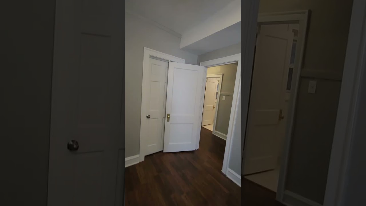 2608 W 60th 1br $1050