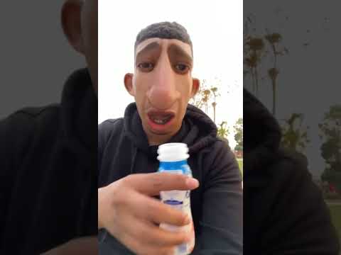 فاش كتزرب على خوك صغير