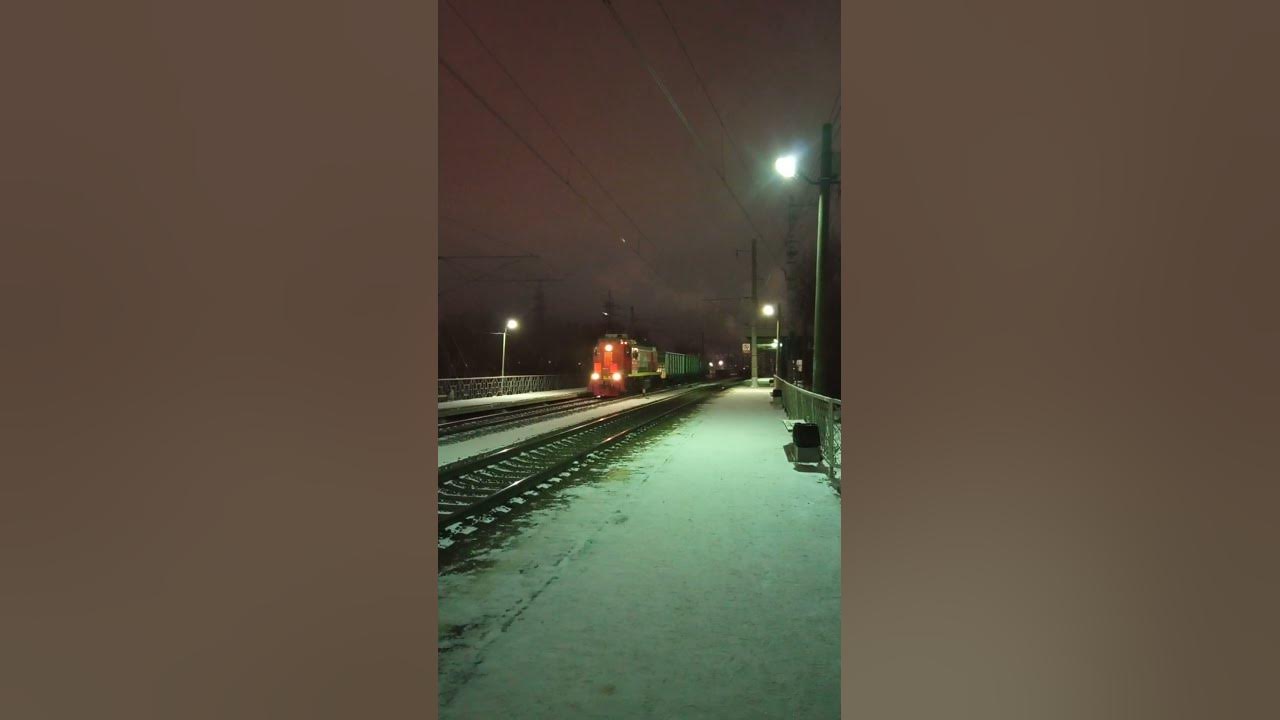 Тепловоз ТЭМ и грузовой состав на Пролетарской #поезд #shorts #тепловоз ...