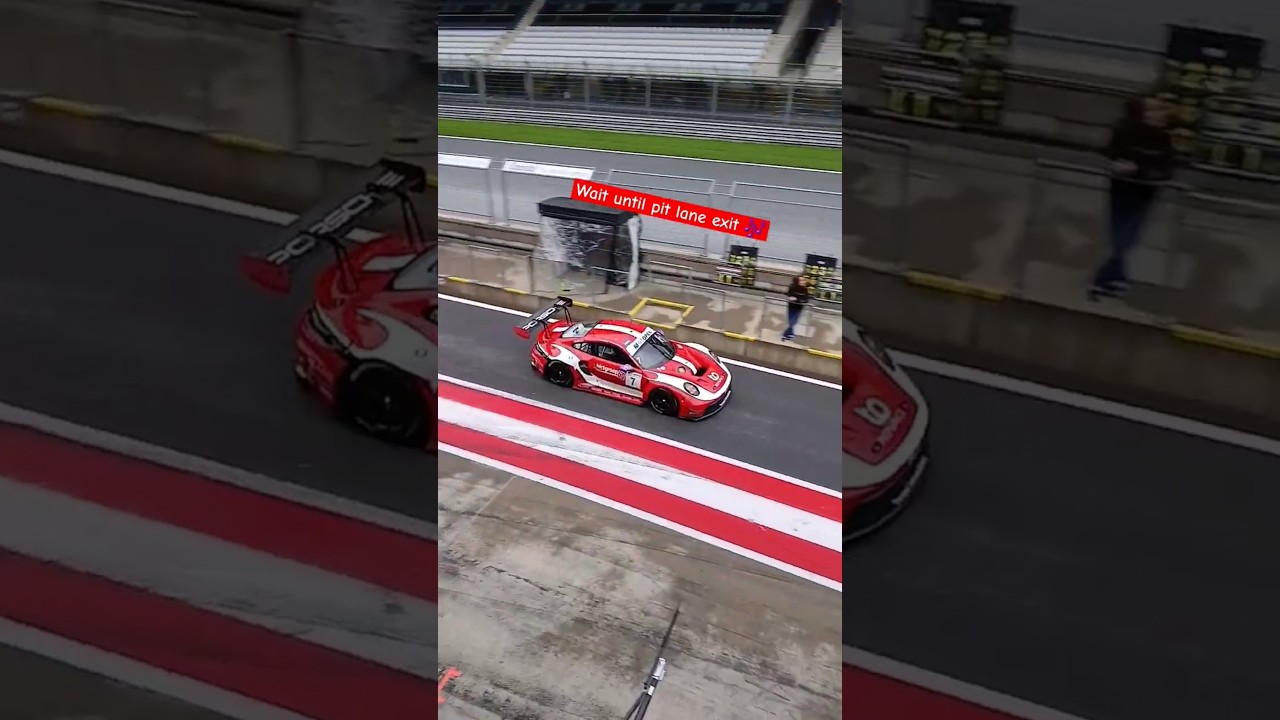 International GT Open - Porsche 911 GT3 R exiting pit lane 🎶