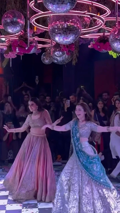 Hania Amir X yashma Gill dance at wedding #haniaamir #dance #yashmagill #wedding