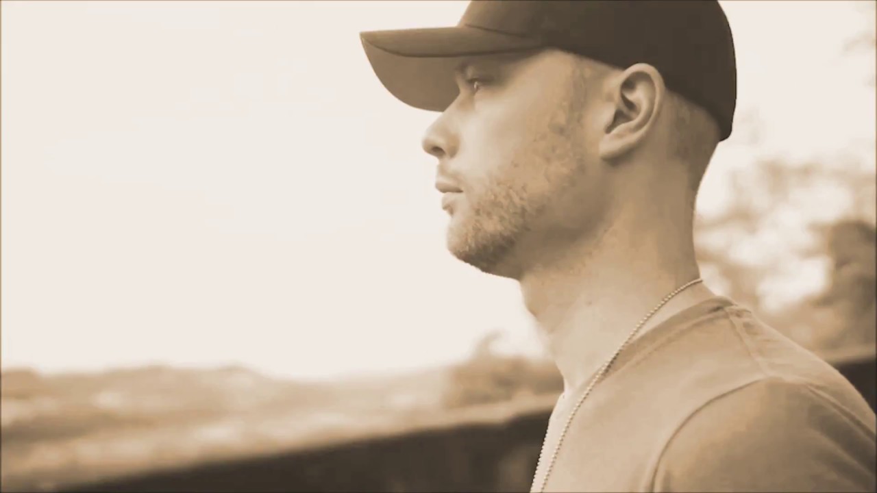 Guarda Michael Christopher - "Tread" (Official Music Video) su YouTube Guarda Michael Christopher - "Tread" (Official Music Video) su YouTube