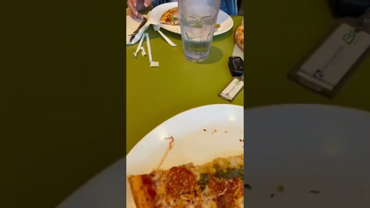 Flippers Pizza Orlando 🍕