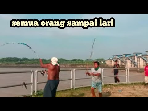 viral-hari-ini-bapak-pemancing-ini-hebohkan-warga-satu-kampung