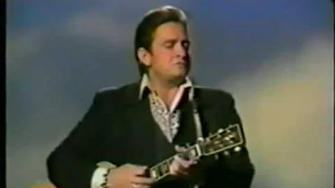 Johnny Cash sings "How Great Thou Art"