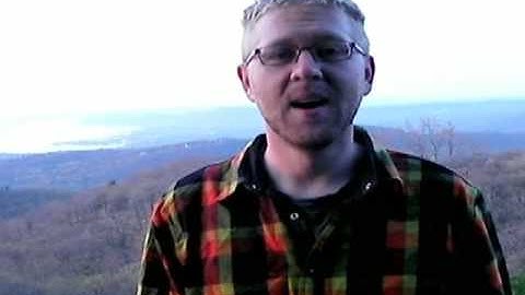 Unicorn Chaser Joel Johnson of Boing Boing Gadgets in UHHHHHH