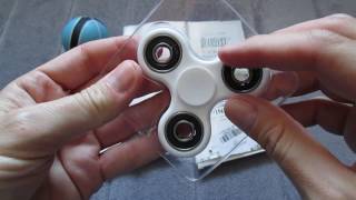 GearBest.com - ABS Plastic ADHD Fidget Spinner (White & Black)