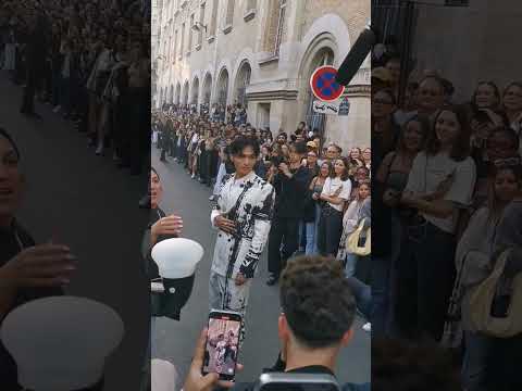 Видео: Shuzo Ohira 大平修蔵  @ Paris Fashion Week, Alexander McQueen show