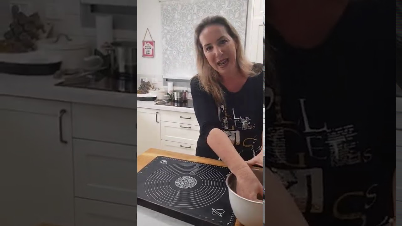 מאפה במילוי אגוזים בסירופ דבש