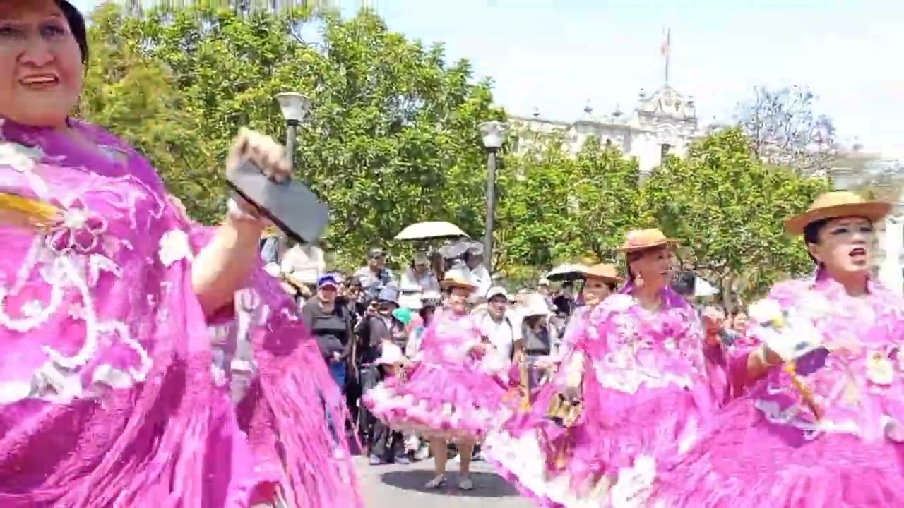 Pasacalle en Lima Morenada Santa Rosa Puno filial Lima - Perú 