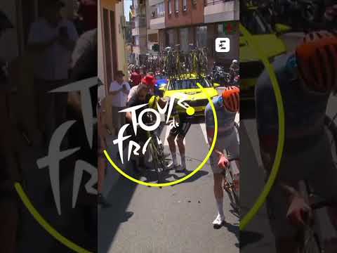 🚴🏼‍♂️🤯 Énorme chute pour Bruno Armirail au milieu du peloton #tourdefrance #cycling