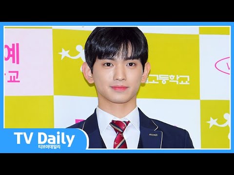 <strong>이의웅</strong> (LEE EUI WOONG) “17대 보니 졸업합니다”