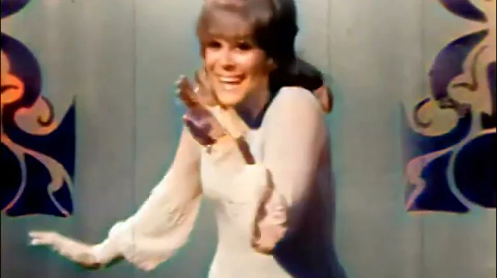 Ann Hilton - Mr Walker Its All Over (1970)