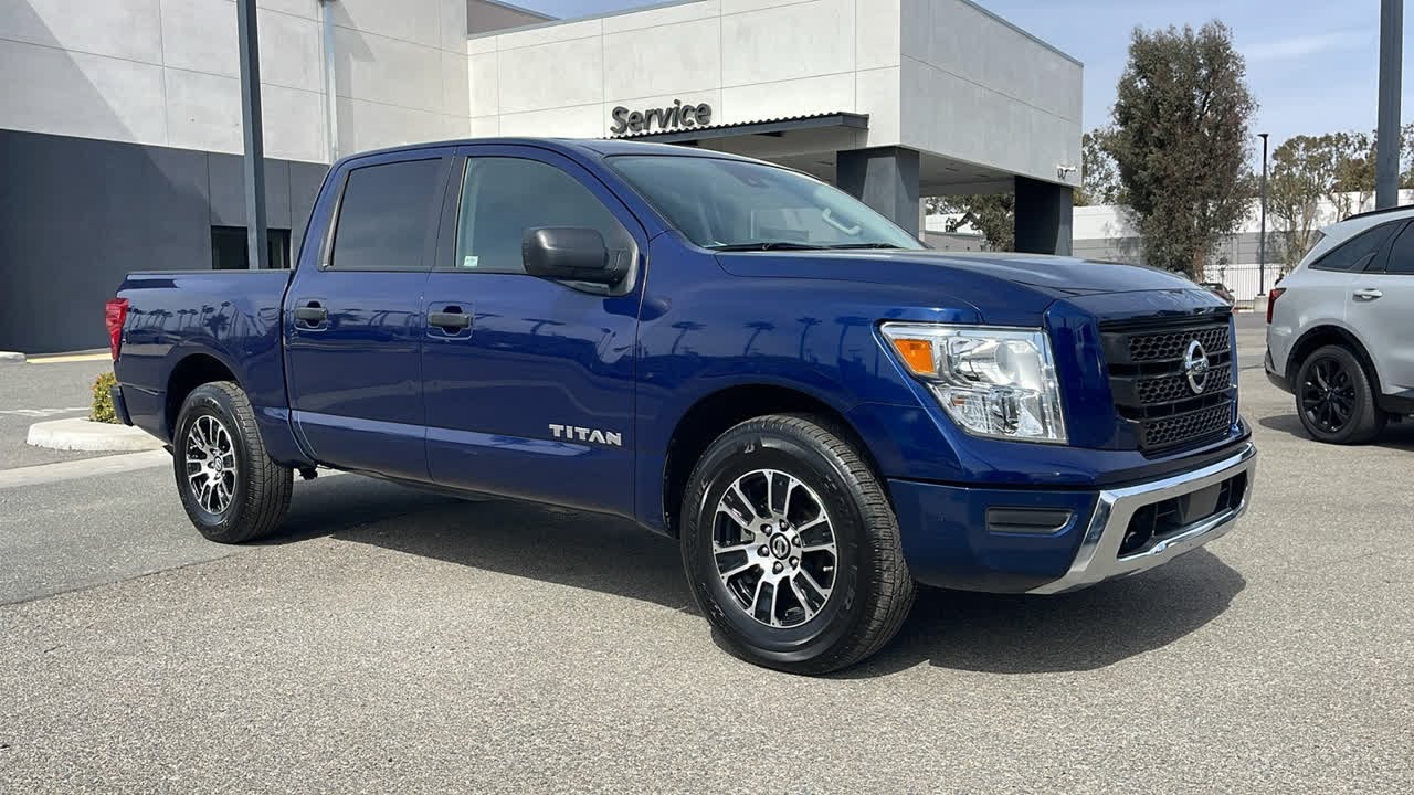 Amazing Titan Sv Crew Cab Gallery