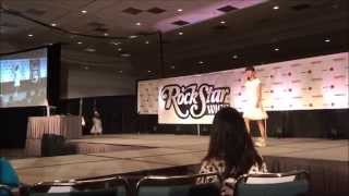 @Liz Lisa fashion show