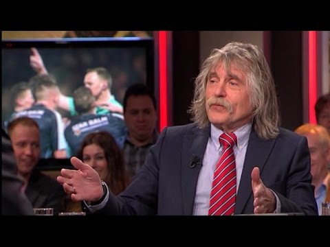 "Hij slaat onzin uit, hij kan zo hier aan tafel" - VOETBAL INTERNATIONAL