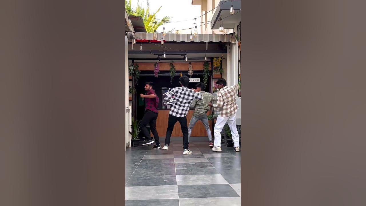 Yaar indha saalai oram❤#vijay #lovesong #famousshorts #thalaiva #ytshortsindia #ytshorts #dance #fyp