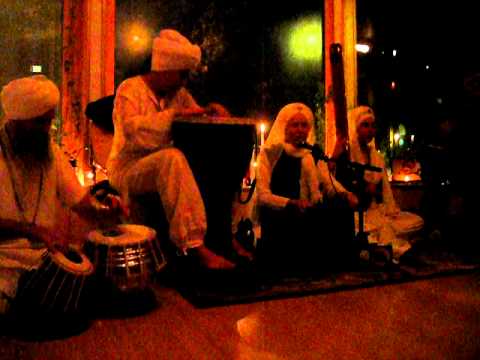 SatKirin Kaur Khalsa - Guru Guru Wahe Guru Guru Ra...