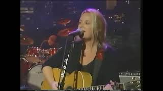 Watch Mary Chapin Carpenter Simple Life video
