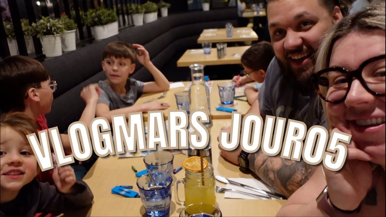 VLOGMARS JOUR05: Tombée sous la voiture, Notre première nuit à Québec  (Hotel Room tour)