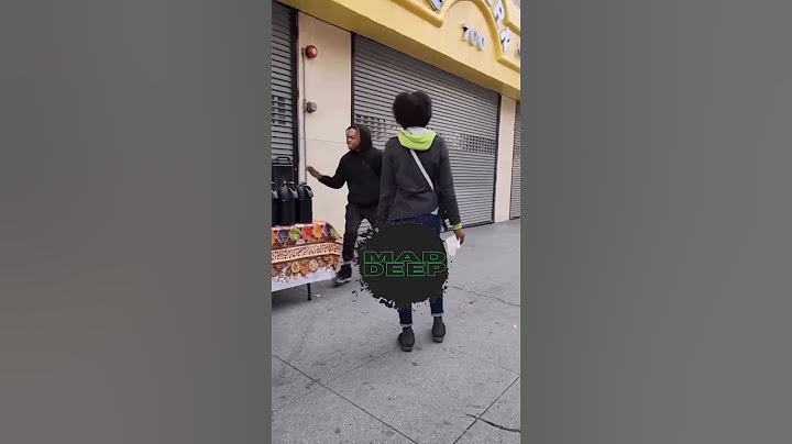 Street Vendors in Downtown LA defend themselves from a angry customer (7th St and Hill St)