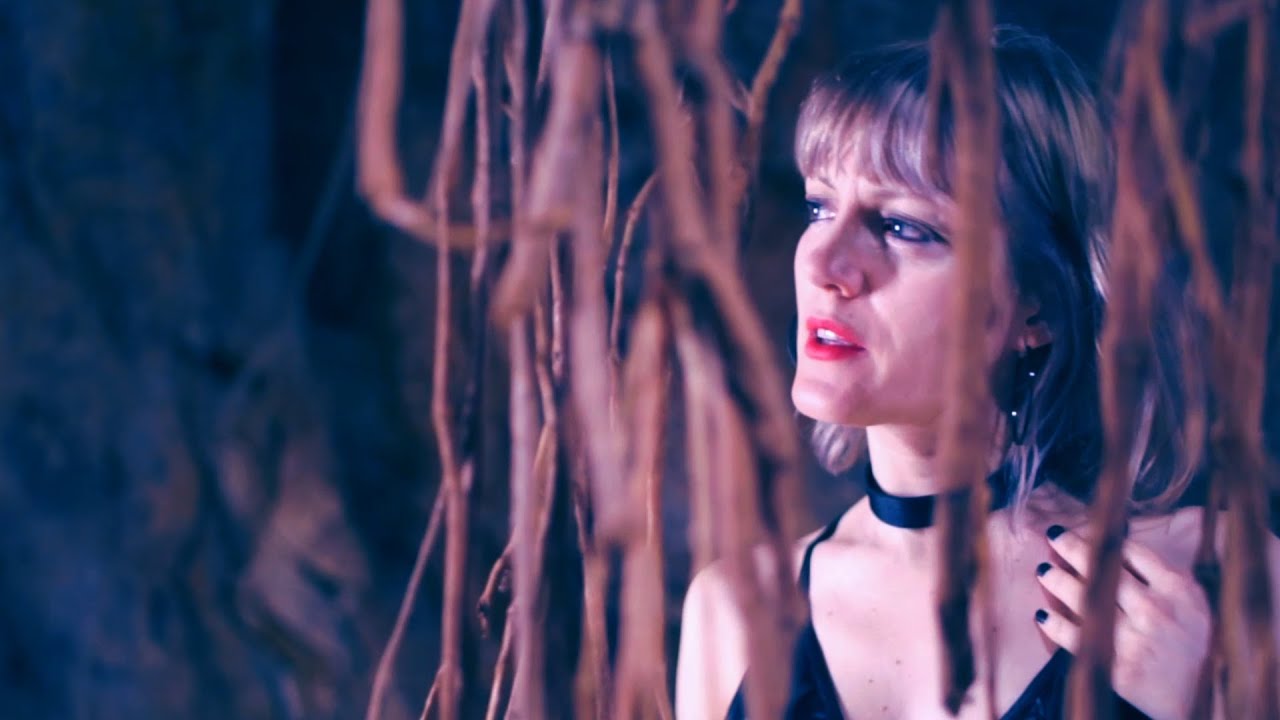 Mixina - Crush! (Official Music Video)