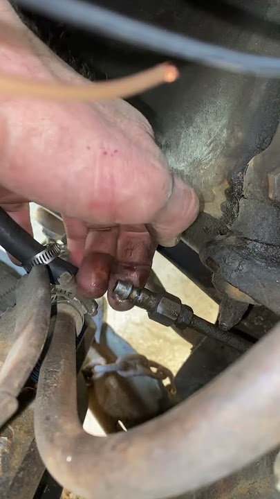 Pontiac quick disconnect fuel line