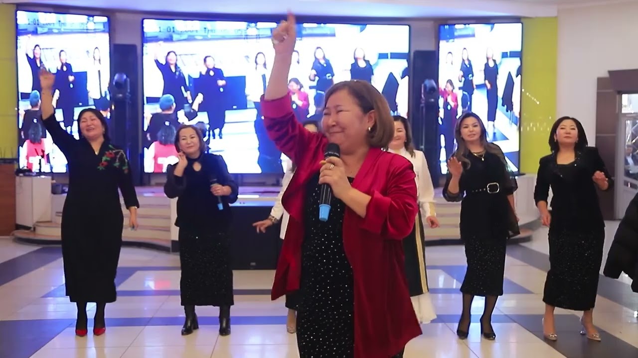 Тойдун эң таасирдүү учуру: 6 кыз бир туугандар ырдады