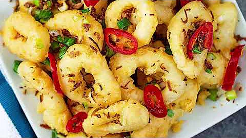 🦑 Crispy Salt & Pepper Calamari – Restaurant-Style Recipe! 🔥