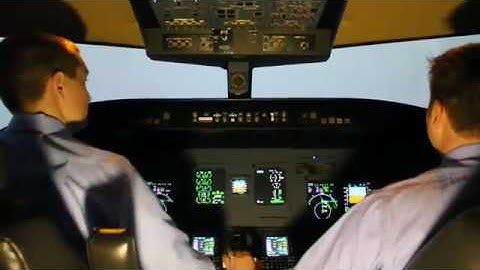 Bombardier CRJ 700 ILS Approach to Landing