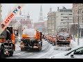 Москва. Коммунальщики в бою со снегом.