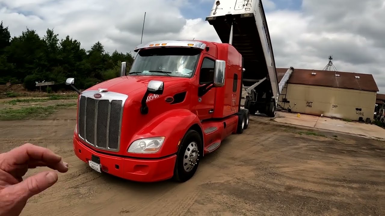 Oakley Trucking Dry Bulk/End Dump #562 Granules, Urea Loads - YouTube