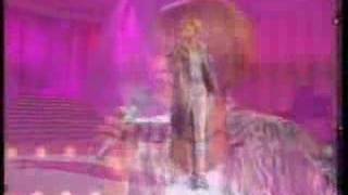 WHITNEY HOUSTON - it&#39;s not right but it&#39;s okay (live)