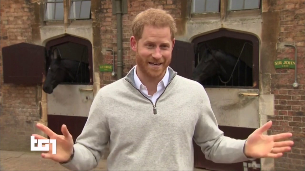 NATO IL ROYAL BABY PRINCIPE HARRY EMOZIONATISSIMO - YouTube