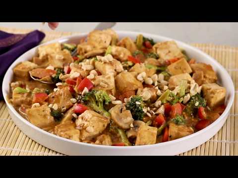 Tofu and vegetable stir fry with peanut sauce