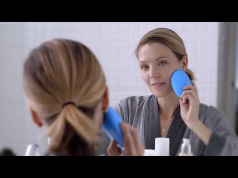 FOREO LUNA 2 professional: The Spa-Like Facial Cleansing Brush & Anti-Aging Device