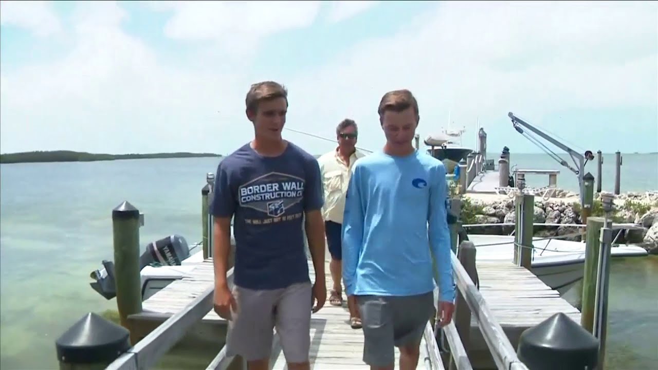 Teens rescue family after boat capsizes in Florida Keys - YouTube