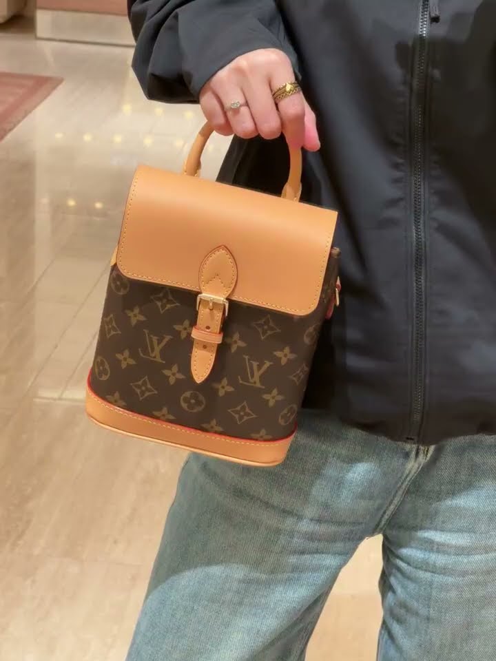 【コンパクトでスタイリッシュに】LV Soho Mini バックパック Soho Mini Monogram - Women - Handbags | LOUIS VUITTON ®