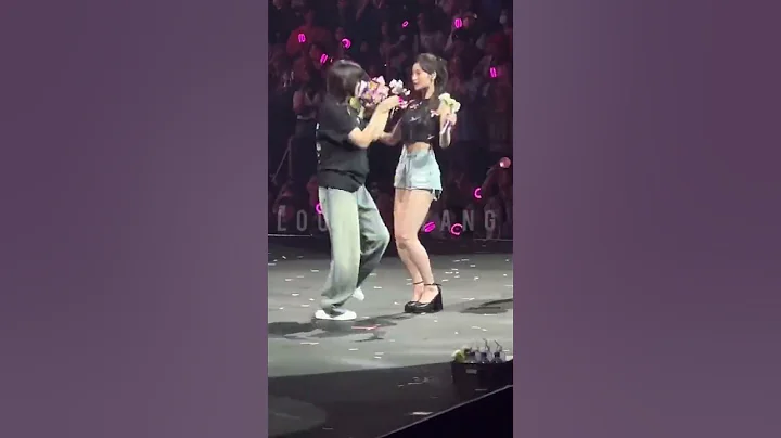 Jeongyeon and Sana almost kissed #twice #twicesongs #twice5thworldtour #shorts #twiceconcert #song