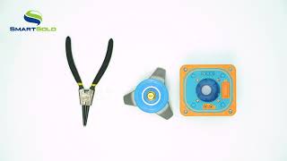 How are SmartSolo's spikes and geophones connected? How to prevent it from being lost?