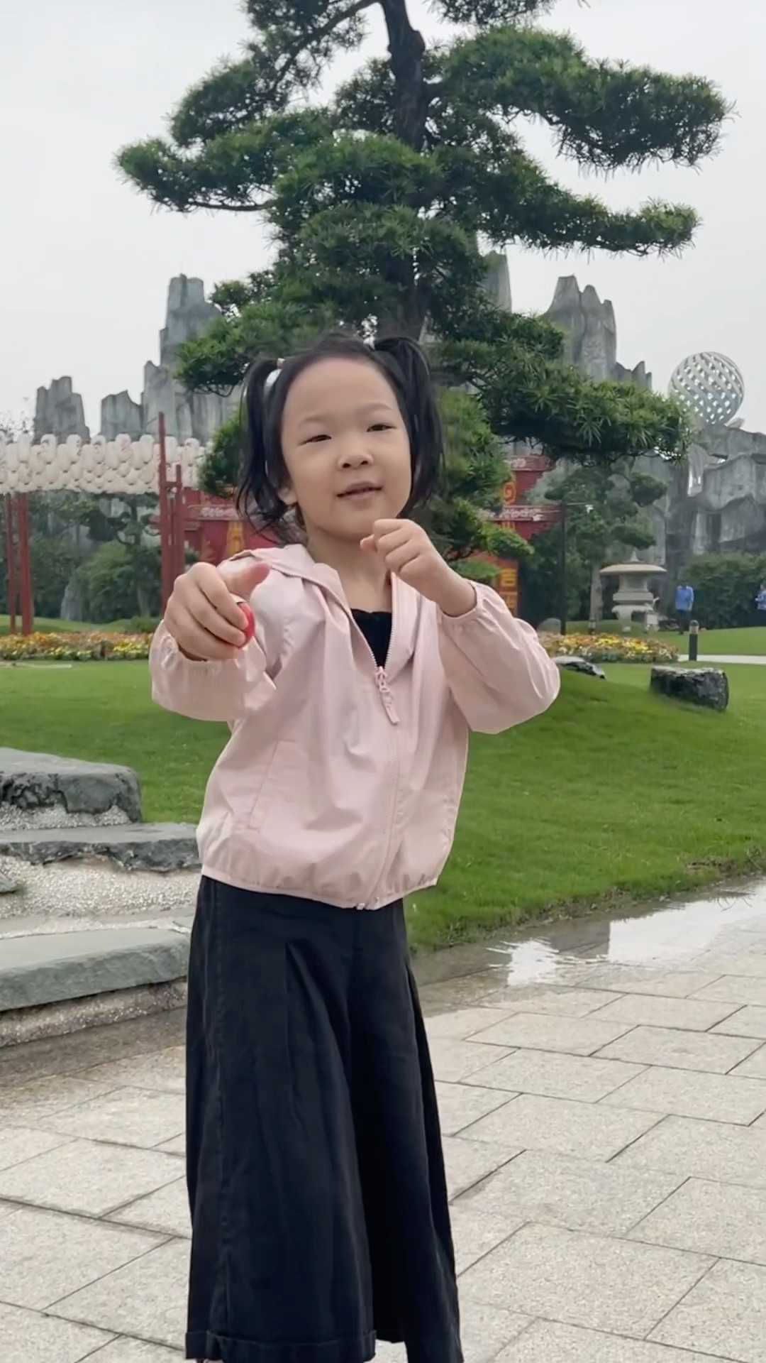 (Golf familyVN) em bé luyện tay chân cái kết bất ngờ ?#socute #shorts