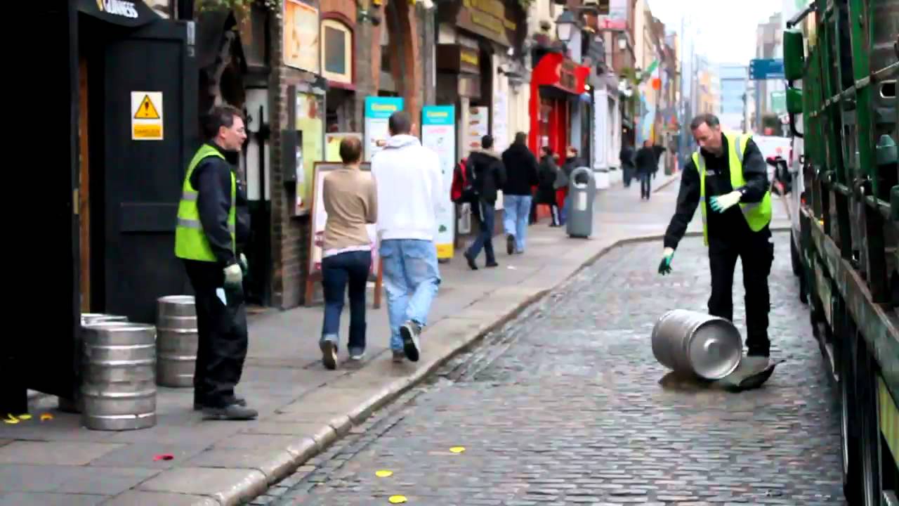 Bild från Packar ur fat i Dublin