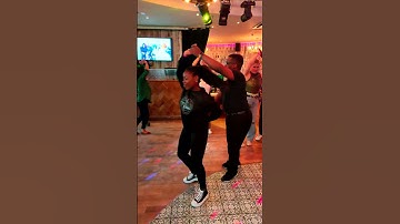 Salsa cubana Intermediate move