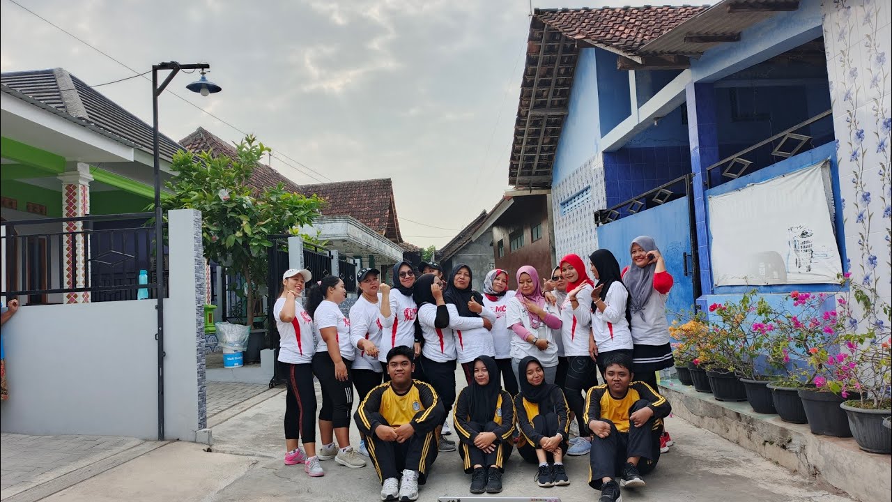 SENAM AYO BERSATU KELOMPOK | KELAS XII IPS 2 - YouTube